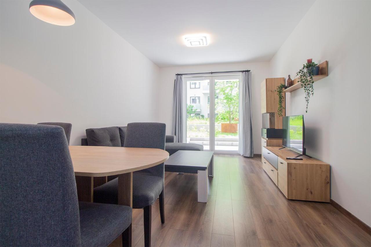 Corvin Modern Two Bedroom Apartment Free Parking Budapest Esterno foto