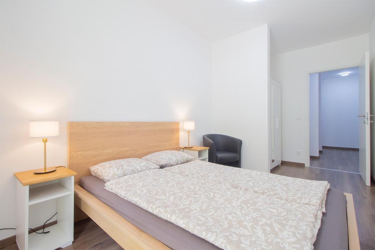 Corvin Modern Two Bedroom Apartment Free Parking Budapest Esterno foto
